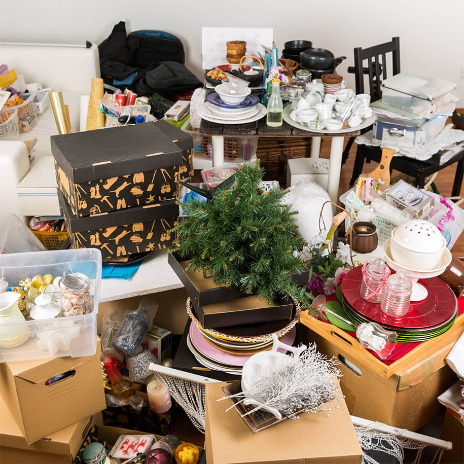 Mit Krimskrams volles Zimmer. - Entrümpelung - Rümpelvergleich